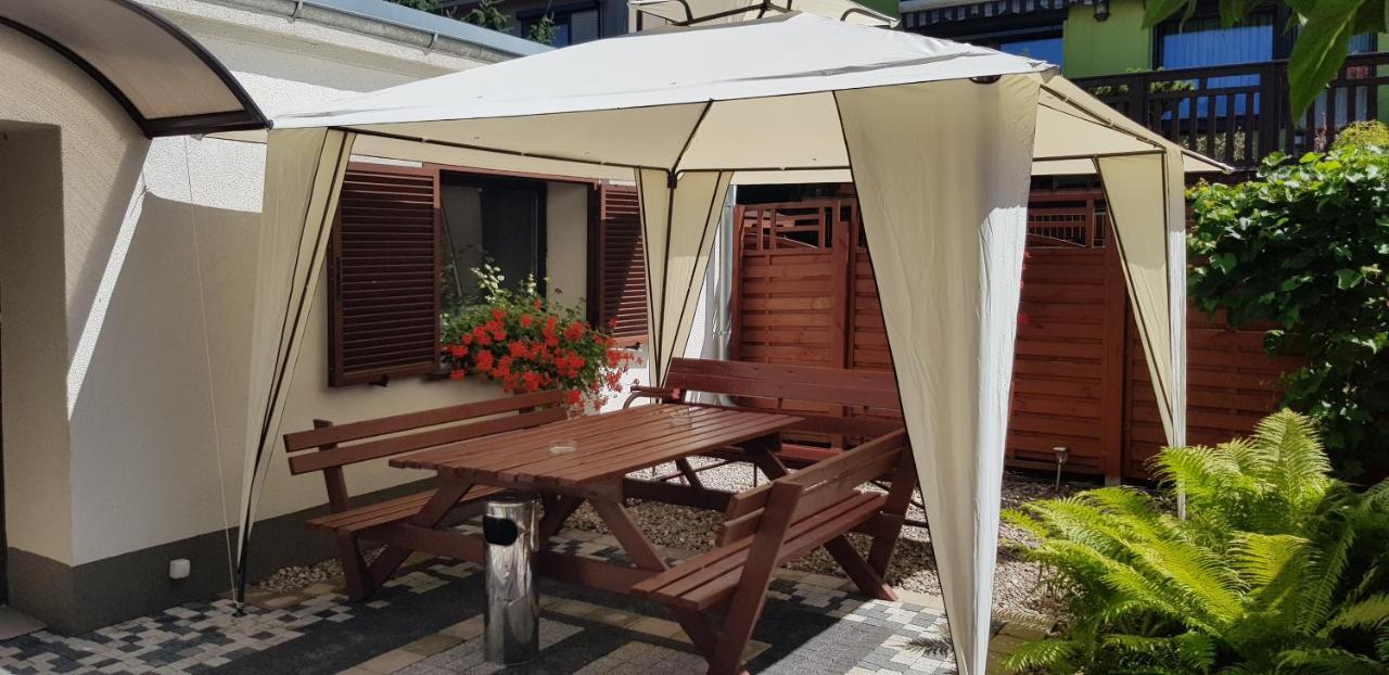 Pokoje Goscinne Arkadia Września Exterior foto
